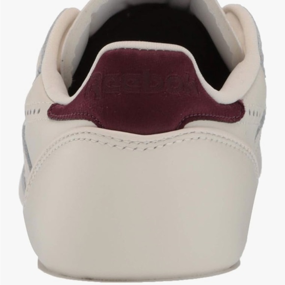 Reebok women’s class is leather sneaker in alabaster/maroon/chalk size 6 - Picture 5 of 8